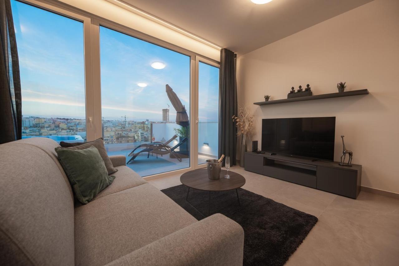 The Address Seafront Suites With Hot Tub Pieta Экстерьер фото